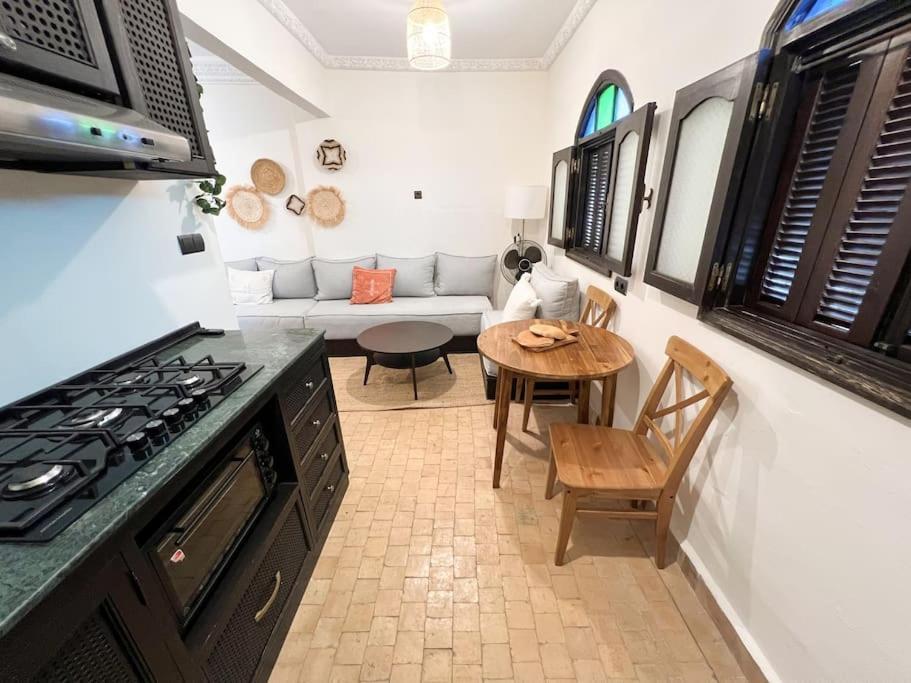 House In Old Medina For 10 Guests Villa Tangier Bagian luar foto