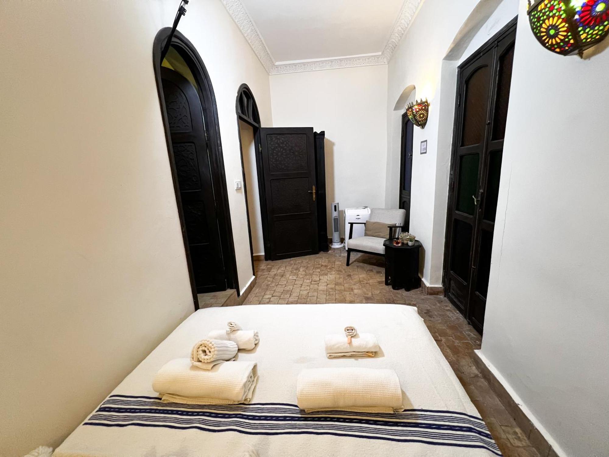 House In Old Medina For 10 Guests Villa Tangier Bagian luar foto