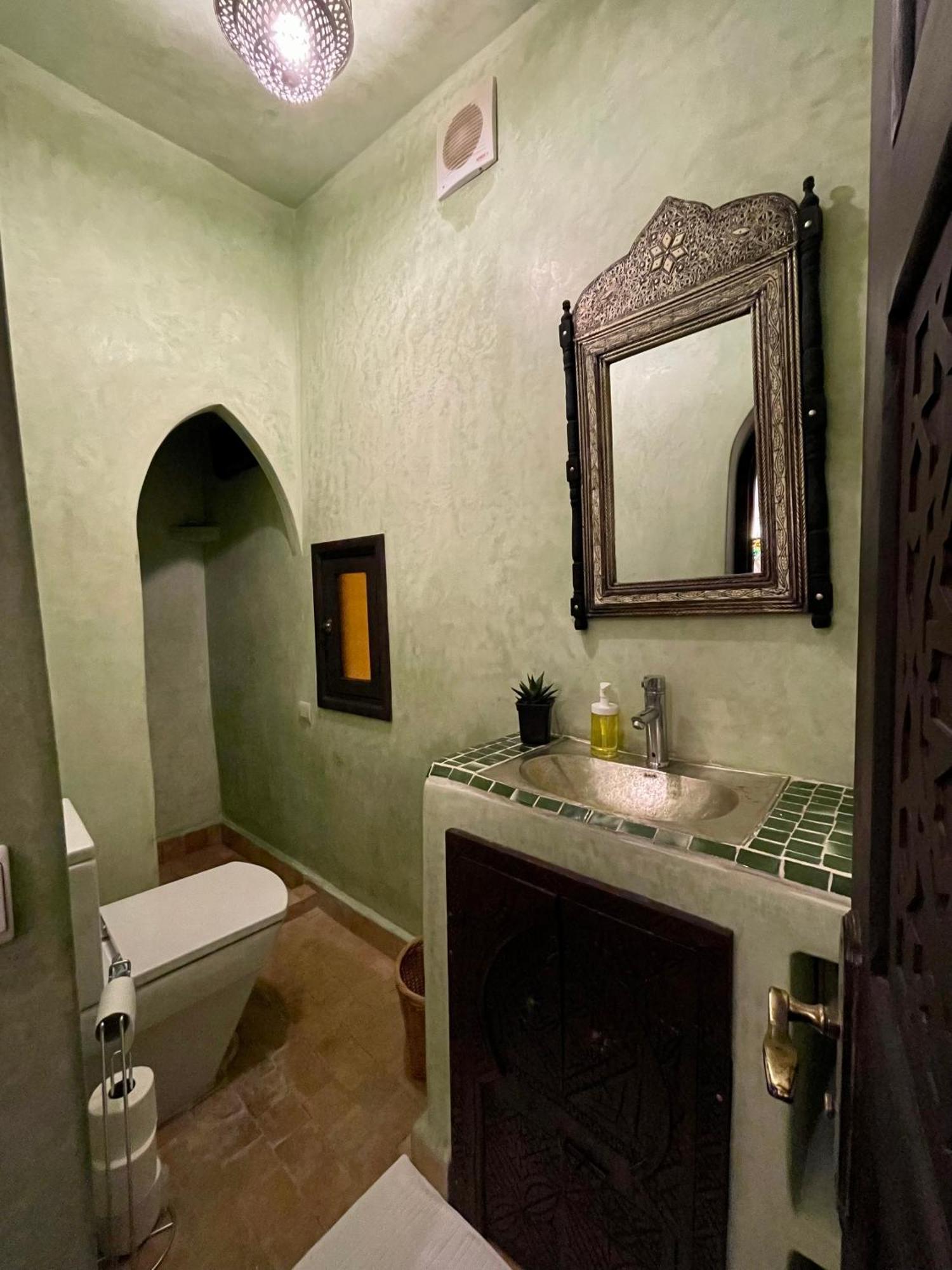 House In Old Medina For 10 Guests Villa Tangier Bagian luar foto